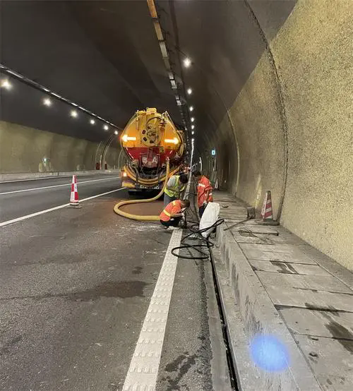 晋城隧道排水渠清淤